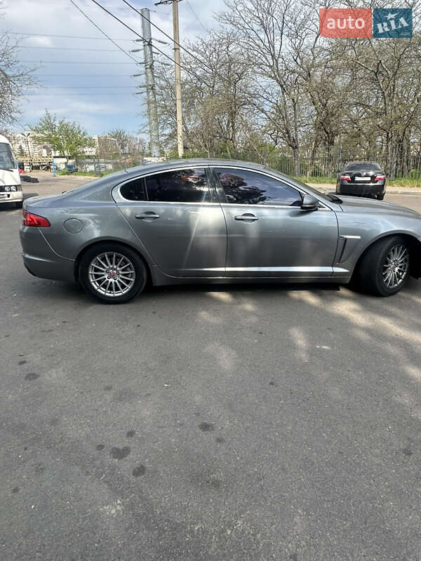 Седан Jaguar XF 2014 в Одесі