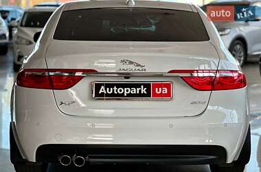 Седан Jaguar XF 2016 в 