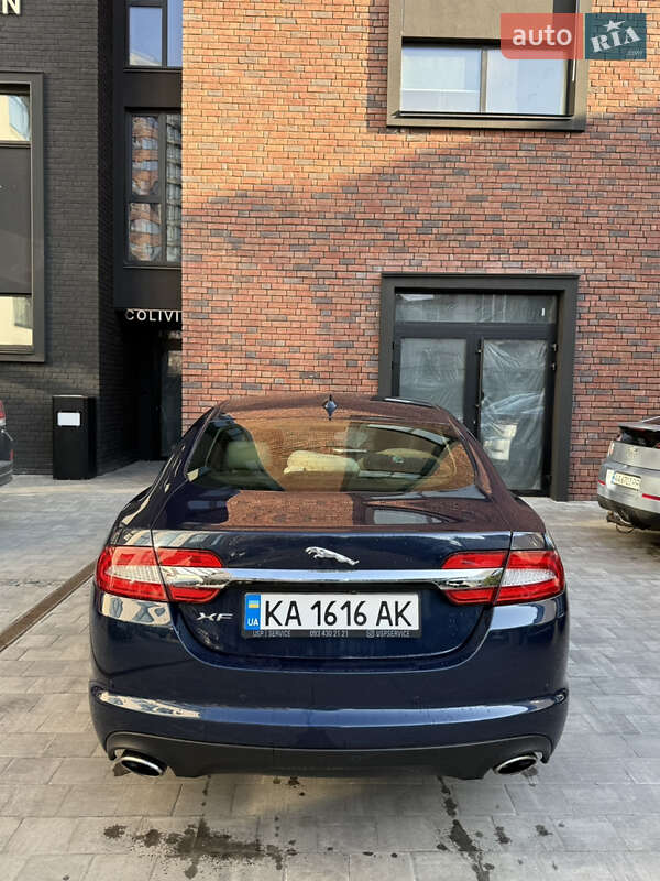 Седан Jaguar XF 2013 в Киеве