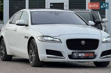 Седан Jaguar XF 2017 в 