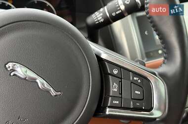 Седан Jaguar XF 2017 в 