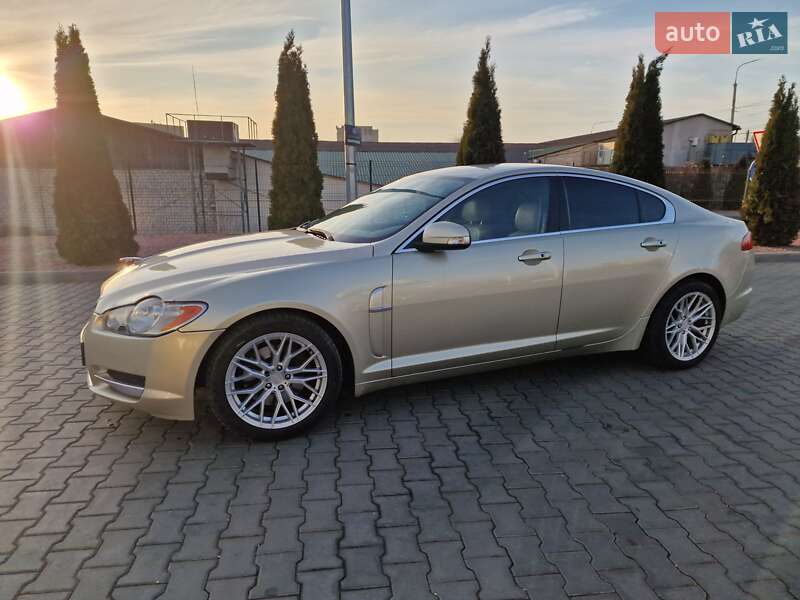 Седан Jaguar XF 2008 в Виннице