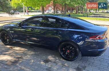 Седан Jaguar XF 2013 в 
