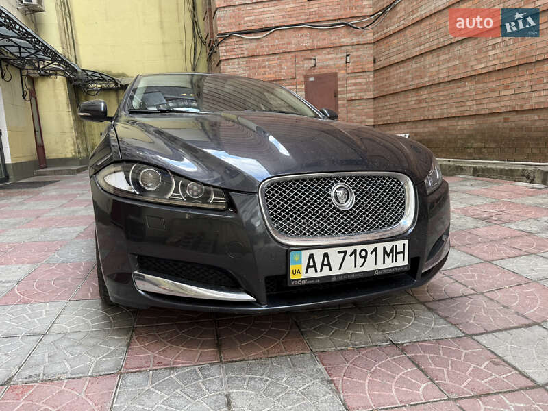 Jaguar XF 2012