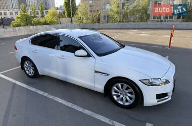 Седан Jaguar XF 2017 в 
