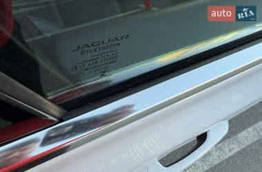 Седан Jaguar XF 2017 в 