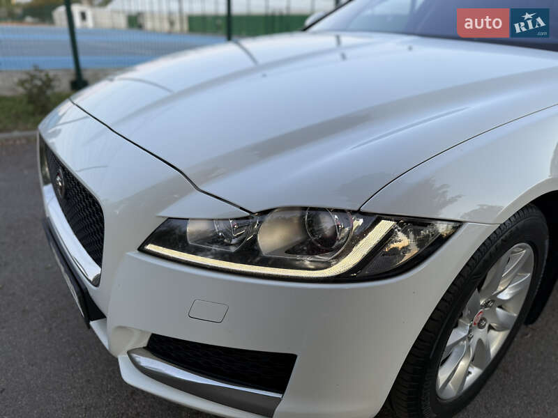 Седан Jaguar XF 2017 в Киеве