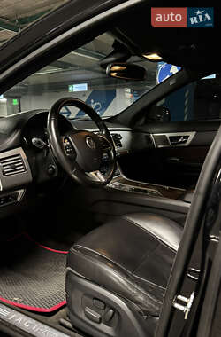Седан Jaguar XF 2012 в 