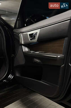 Седан Jaguar XF 2012 в 
