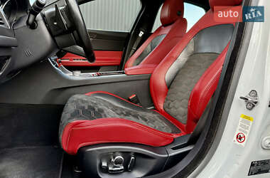 Седан Jaguar XF 2015 в 