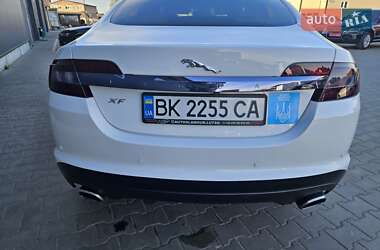 Седан Jaguar XF 2010 в 