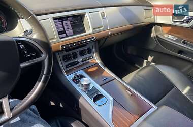 Седан Jaguar XF 2013 в 