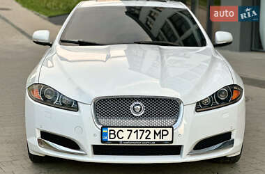 Седан Jaguar XF 2012 в 