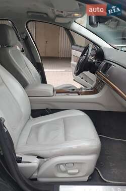 Седан Jaguar XF 2008 в 