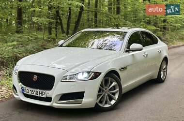 Седан Jaguar XF 2016 в Мукачево