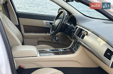 Седан Jaguar XF 2013 в 
