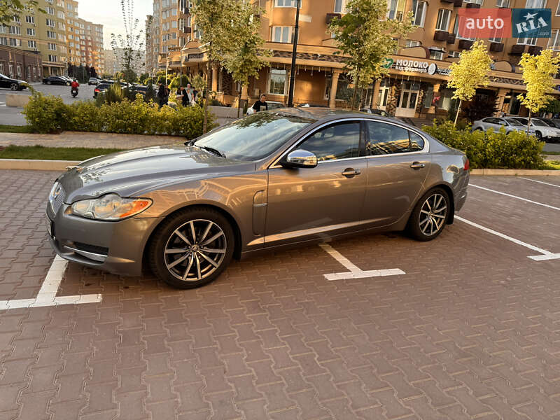 Седан Jaguar XF 2010 в Киеве