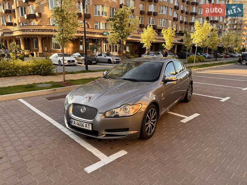 Седан Jaguar XF 2010 в Киеве