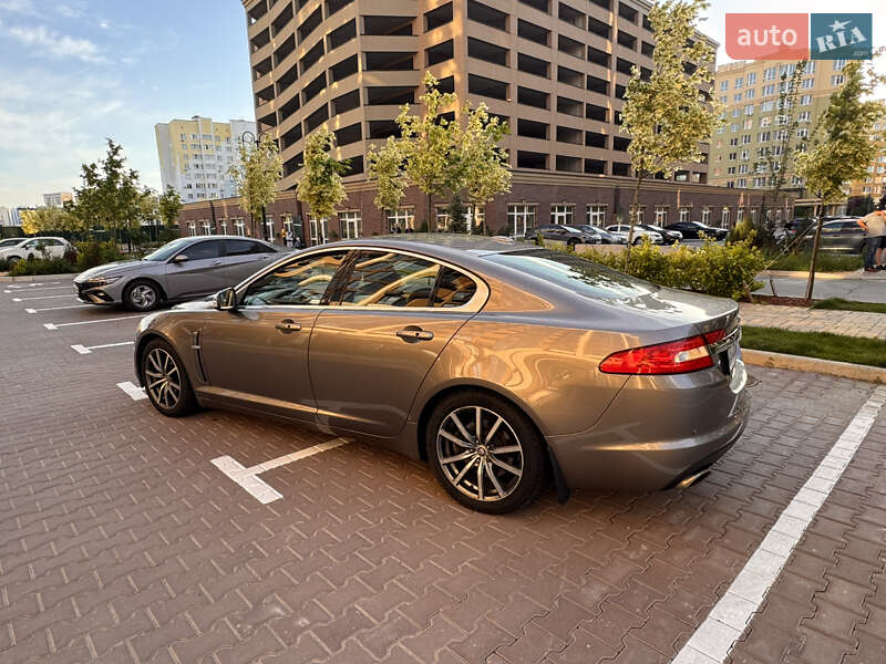 Седан Jaguar XF 2010 в Киеве