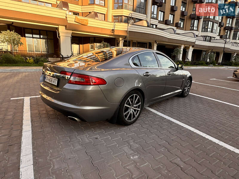 Седан Jaguar XF 2010 в Киеве