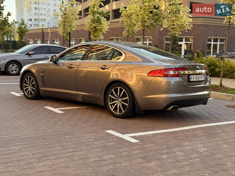 Седан Jaguar XF 2010 в Киеве