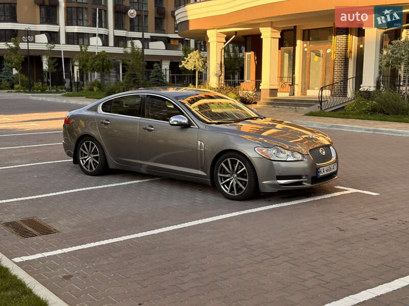 Седан Jaguar XF 2010 в Киеве