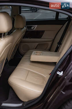 Седан Jaguar XF 2013 в 