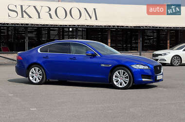 Седан Jaguar XF 2016 в 
