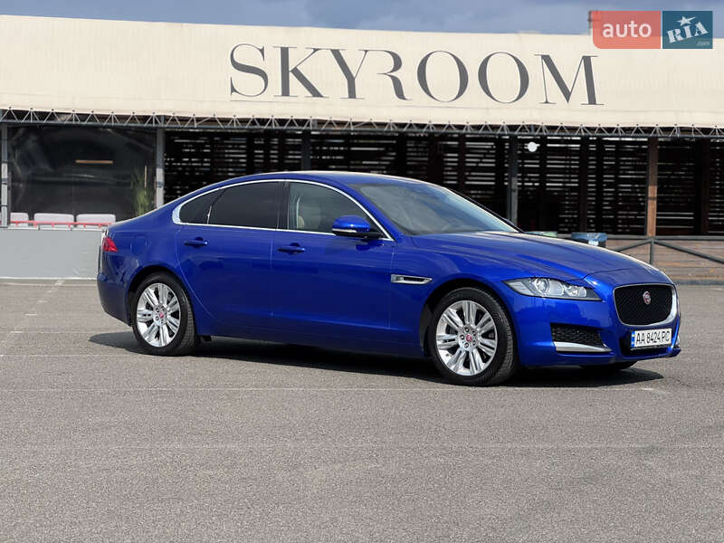 Седан Jaguar XF 2016 в Киеве
