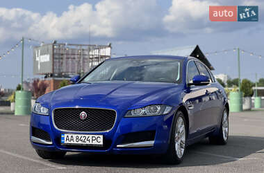 Седан Jaguar XF 2016 в 
