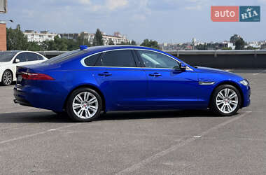 Седан Jaguar XF 2016 в 