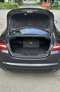 Седан Jaguar XF 2012 в 