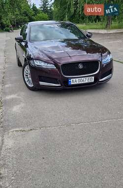 Седан Jaguar XF 2020 в 