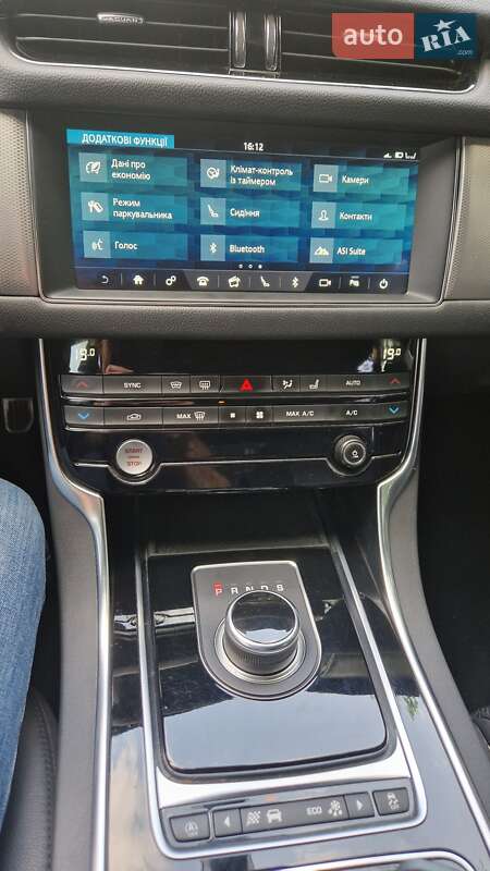 Седан Jaguar XF 2020 в Киеве