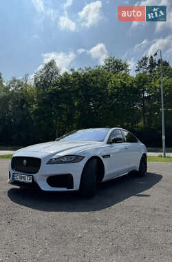 Седан Jaguar XF 2016 в 
