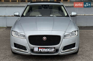 Седан Jaguar XF 2016 в 