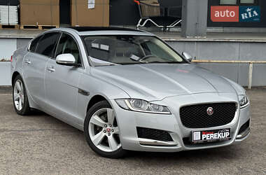 Седан Jaguar XF 2016 в 