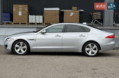 Седан Jaguar XF 2016 в 