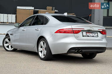 Седан Jaguar XF 2016 в 