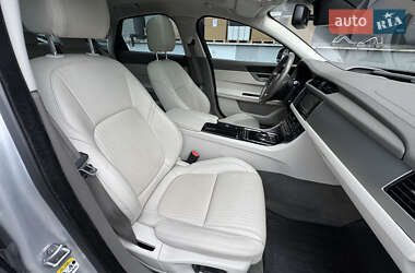 Седан Jaguar XF 2016 в 