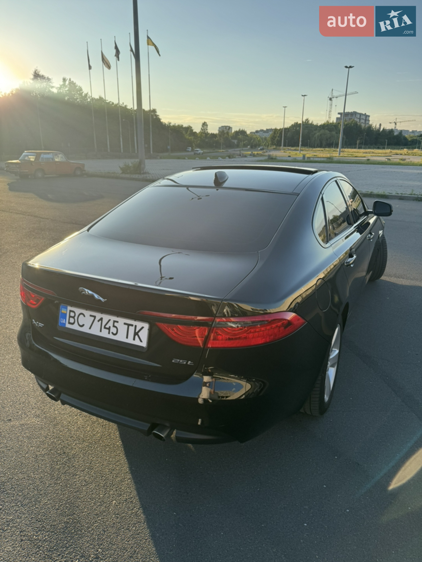 2017 Jaguar XF - мініатюра 3