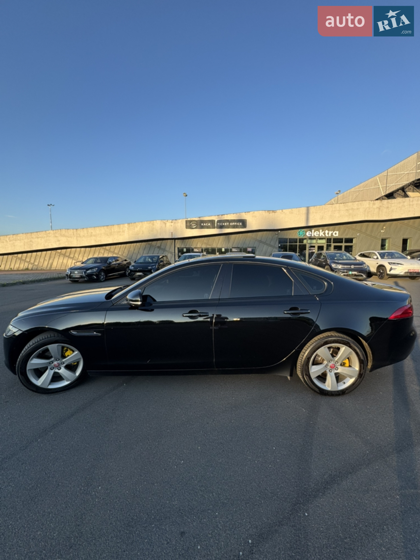 2017 Jaguar XF - мініатюра 10