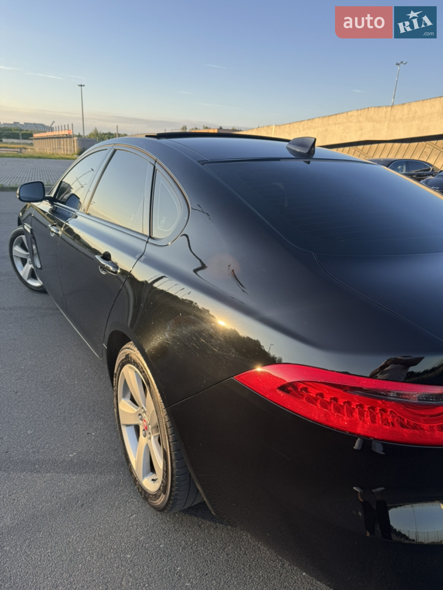 2017 Jaguar XF - мініатюра 13