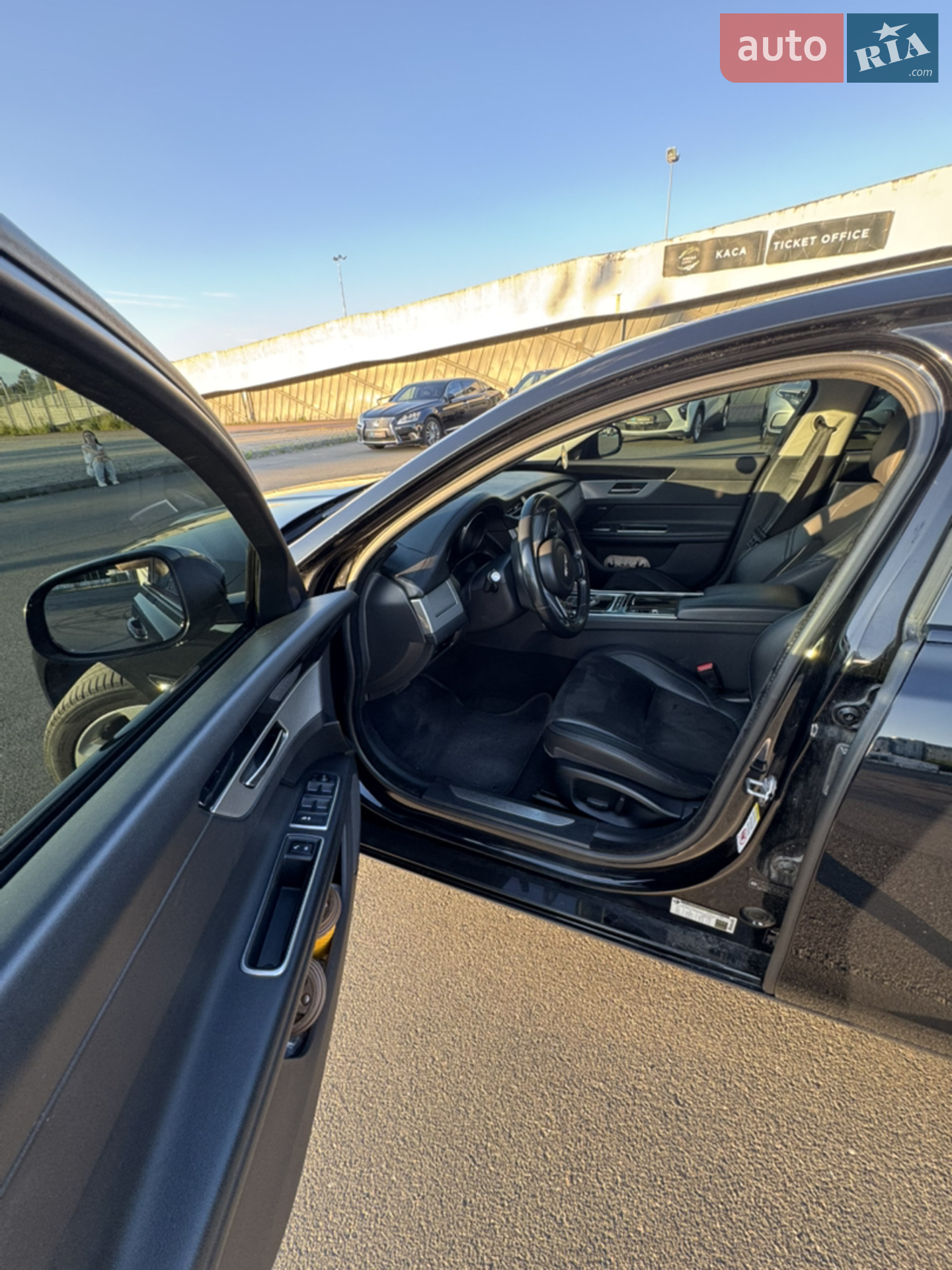 2017 Jaguar XF - мініатюра 23