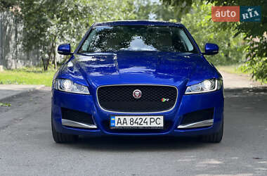 Седан Jaguar XF 2016 в Киеве
