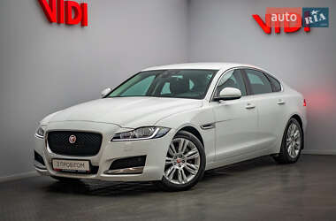 Седан Jaguar XF 2016 в Киеве