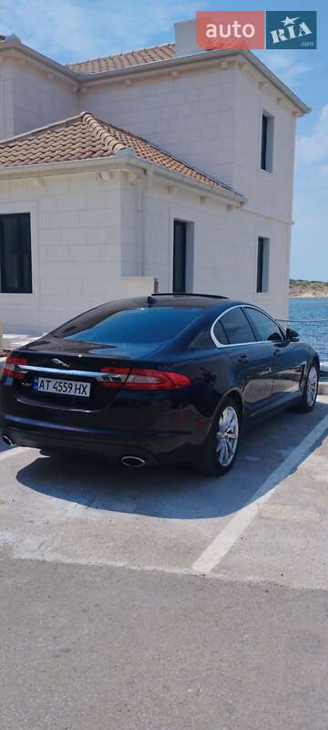Седан Jaguar XF 2012 в Калуше