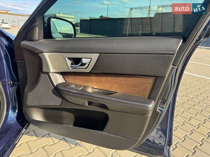 Седан Jaguar XF 2008 в Ивано-Франковске