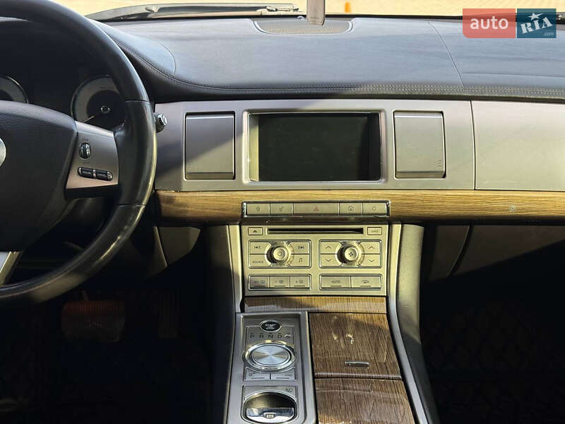 Седан Jaguar XF 2008 в Ивано-Франковске