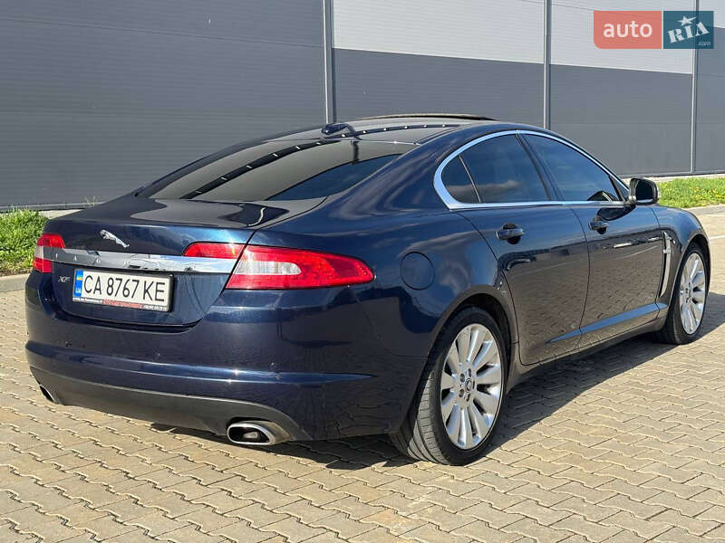 Седан Jaguar XF 2008 в Ивано-Франковске